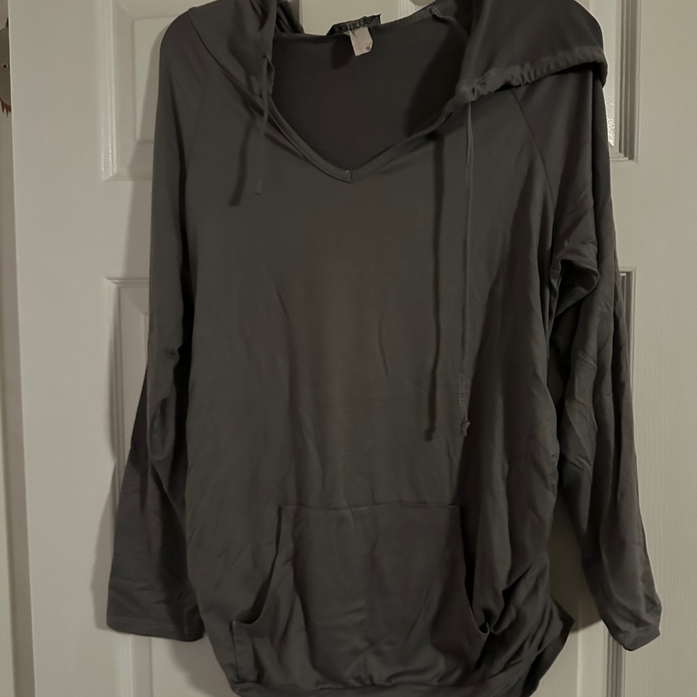 Hooded knit maternity shirt